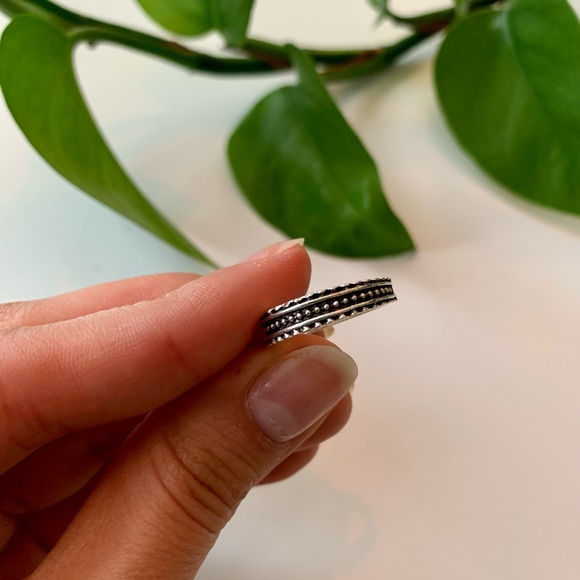 Beautiful Ring Set - Bag with 8 rings in varying sizes - Picture 6 of 9